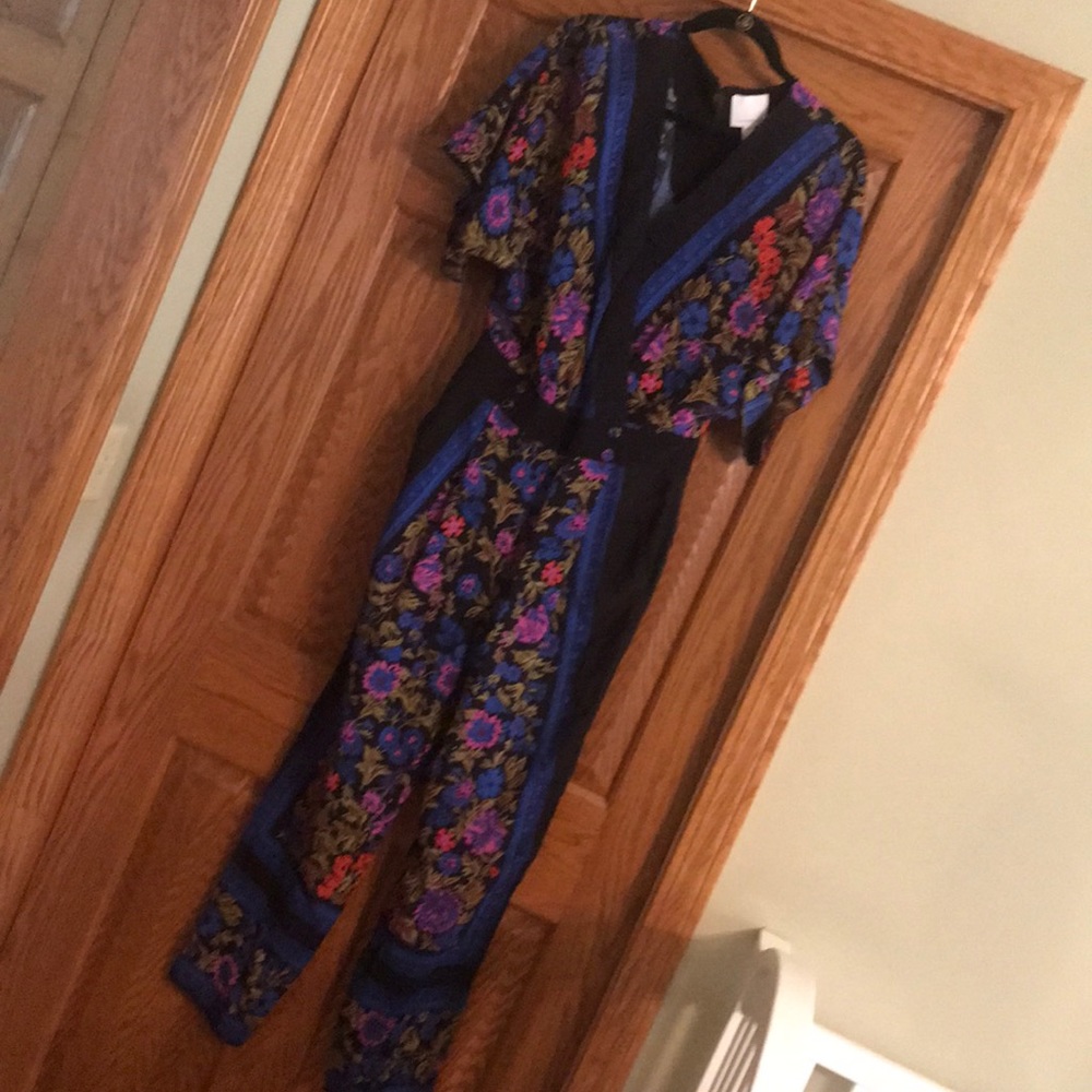 Anthropologie scarf printed jumpsuit size 4. NWT